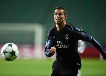 سوشيال_بطولات بالفيديو الشيرينجيتو تكشف حقيقة إدعاء الصحف الكتالونية حول إعتاد كريستيانو على لاعب ليجيا وارسو