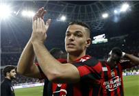 بن عرفة ينفى سفره إلى برشلونة لإتمام التعاقد