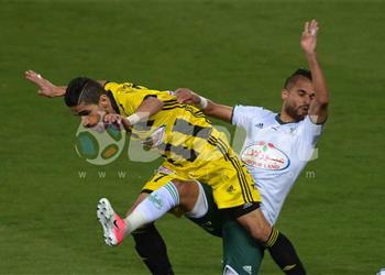 أحمد الشناوي يحسم الجدل بشأن قرارات حكم مباراة المصري والمقاولون