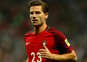 رسمي ا فيفا يرفض انتقال أدريان سيلفا إلى ليستر سيتي