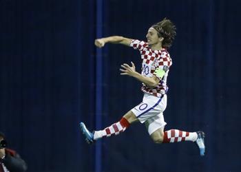 تصفيات المونديال كرواتيا تضع قدم ا في روسيا بإسقاط اليونان برباعية