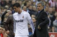 مورينيو يكشف عن أفضل ثلاثة لاعبين في تاريخ كرة القدم في غياب كريستيانو