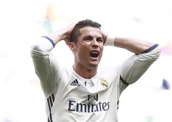 أخبار كريستيانو يهدد ريال مدريد بالرحيل في حالة التعاقد مع جريزمان أو هازارد
