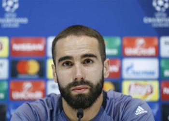 كارفخال ينتقد التحكيم ويعلق على رحيل نيمار واحتكاكه بسواريز