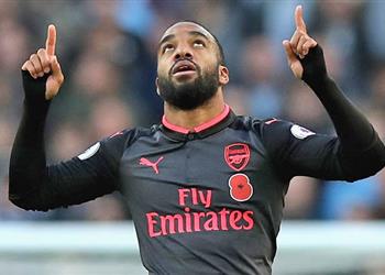 فينجر يشيد باداء لاكازيت