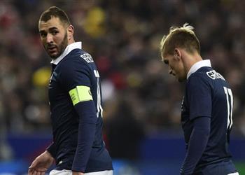 كانتونا يدافع عن بنزيما ويطالب ديشامب بضمه لفرنسا