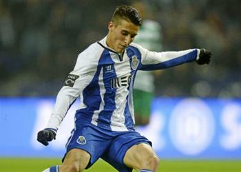 ميركاتو الصيف ريال بيتيس يتوصل إلى اتفاق مع برشلونة بشأن ضم تيو