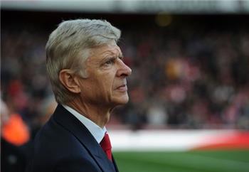 مؤتمر فينجر اللعب بدون جمهور هو أكثر شئ ممل في الحياة ويكشف عن رأيه في الكرة الذهبية