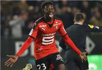 هدف كبار أوروبا يخبر رانييري بعدم رغبته في الإنتقال إلى ليستر سيتي