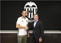 لاعب وسط أتليتكو مدريد السابق يعود لليجا عبر بوابة فالنسيا