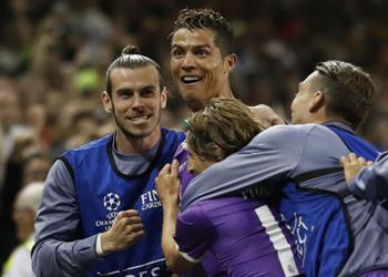 أخبار لاعبو ريال مدريد واثقون من بقاء رونالدو بشرط حصوله على عقد جديد