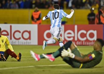 بالفيديو ميسي يعبث بالإكوادور ويصعد بالأرجنتين إلى كأس العالم