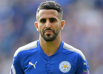 محرز يتمسك بمغادرة ليستر سيتي