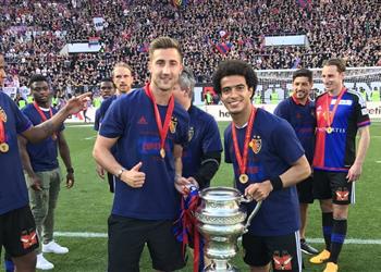 م حترفين جابر يشاهد تحقيق بازل لكأس سويسرا من مقاعد البدلاء