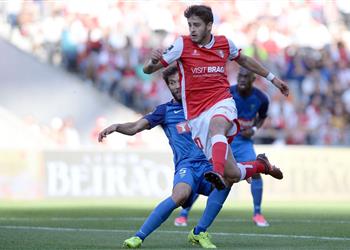 كوكا ي شاهد فوز براجا العريض على إستوريل في الدوري البرتغالي