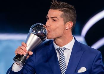 أول طلب من رونالدو بعد التتويج بالأفضل في العالم