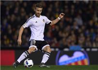 مانشستر يونايتد يراقب مدافع فالنسيا