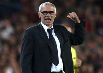 كوبر يبدي إعجابه بحارس مرمى المنتخب