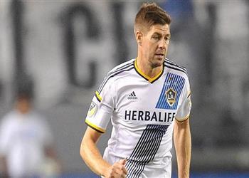 تقارير أسطورة ليفربول السابق قد يعلن اعتزاله عقب انتهاء عقده مع فريقه الأمريكي