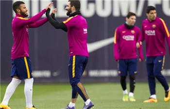 لعنة الإصابات إصابة مفاجئة لثنائي برشلونة قبل مباراة فالنسيا