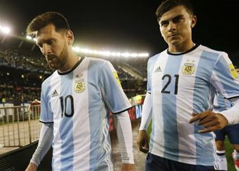 مدرب الأرجنتين نعلم بوجود صدام بين ديبالا وميسي