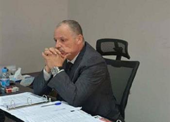 أبو ريدة يدعم طفل السيخ بمبلغ مالي