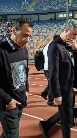 صوره ل بكاء طارق السيد ومعتمد جمال وأسامة نبيه لحظة الهتاف لمحمد صبري