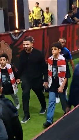 صوره ل أبناء محمد صبري يتوجهون لغرفة خلع الملابس الخاصة بالزمالك بعد المباراة