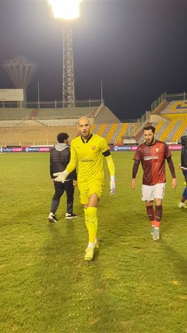 صوره ل محمد بسام منفعلا بعد المباراة كل ما نلاعبهم " اصل جت من رجله لايده "