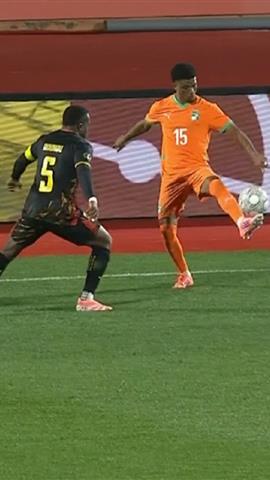صوره ل لقطة مهارية رائعة من أماد ديالو في مباراة كوت ديفوار والكاميرون