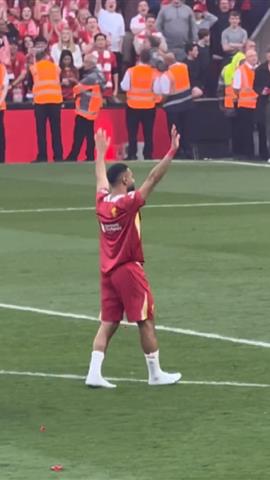 صوره ل لحظات لا تنسي .. جماهير ليفربول تغني لـ محمد صلاح بعد التتويج بالدوري الانجليزي