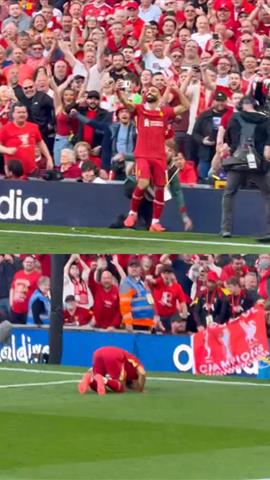 صوره ل محمد صلاح يسجد لله شكراً ويلتقط سيلفي تاريخي مع جماهير ليفربول احتفالاُ بهدفه الرائع امام توتنهام