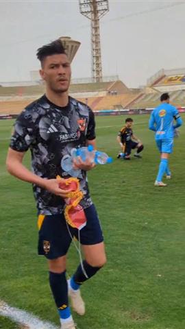 صوره ل لفته طيبة من اشرف داري مع زملائه في الفريق قبل مواجهه الاهلي وسيراميكا
