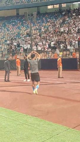 صوره ل لحظة وفاء .. جماهير الزمالك تنادي علي اوباما وتحيه في لقطة رائعة من مباراة بيراميدز