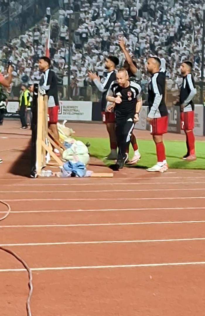 صوره ل رد فعل بدلاء الأهلي على الهدف الثاني امام الزمالك