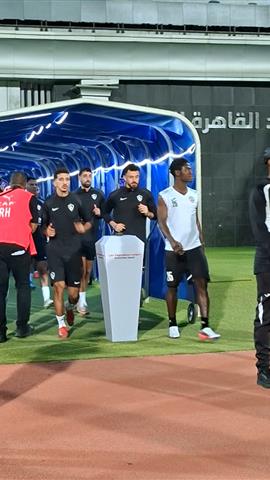 صوره ل لحظة دخول لاعبي الزمالك والجيش الرواندي لأرض الملعب