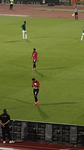 صوره ل رد فعل مرموش لحظة استبداله في مباراة مصر وجنوب افريقيا