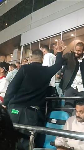 صوره ل رد فعل أعضاء مجلس إدارة الزمالك بعد هدف بيزيرا .. واحتفال أبناء محمد صبري