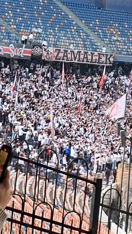 صوره ل جماهير الزمالك تهتف: واحد اتنين .. أرض أكتوبر فين