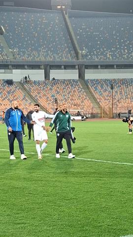 صوره ل محمد شوقي مدرب زد وتهنئة خاصة لعدي الدباغ بعد مباراة الزمالك