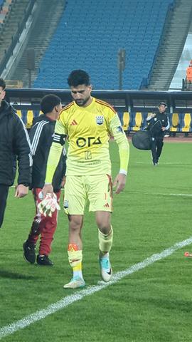 صوره ل حزن علي لطفي بعد تعادل زد مع الاهلي بالدوري المصري