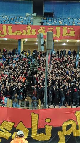 صوره ل جماهير الاهلي تهتف : صالح قالها والكل يطيع النادي الأهلي فوق الجميع