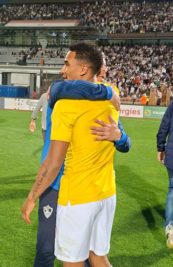 صوره ل تهنئة خاصة من لاعبي الزمالك ومعتمد جمال لـ سيف الدين الجزيري