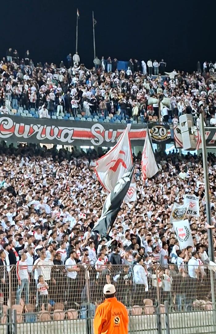 صوره ل هتافات جماهير الزمالك بعد المباراة: الكيمي كيمي كاه صفقاته مش نفعاه