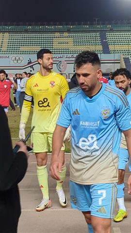 صوره ل الحزن يسيطر علي لاعبي الاهلي بعد مباراة طلائع الجيش وأحد الجماهير "استرجلوا شوية"