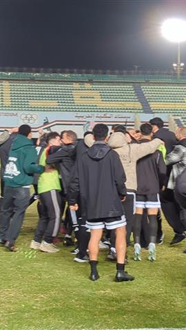 صوره ل احتفال لاعبي طلائع الجيش بعد الفوز علي الاهلي في الدوري المصري