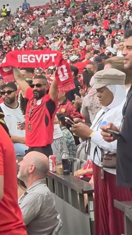 صوره ل تواجد الفنان احمد سعد في مدرجات مباراة مصر ونيوزيلندا بكأس العالم