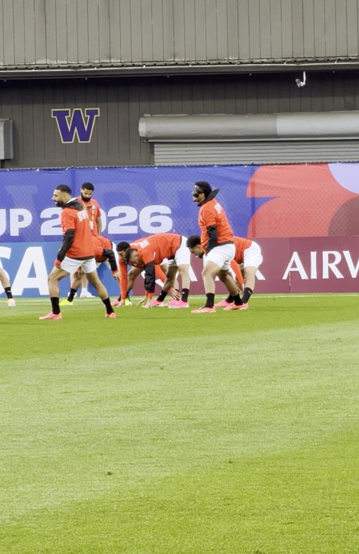 صوره ل حسام عبد المجيد بالقناع وتركيز كبير في آخر استعدادات منتخب مصر لمواجهة إيران