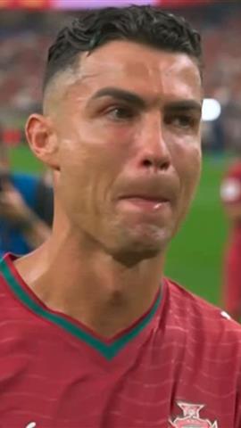 صوره ل بكاء رونالدو بعد الخسارة امام اسبانيا والخروج من كأس العالم