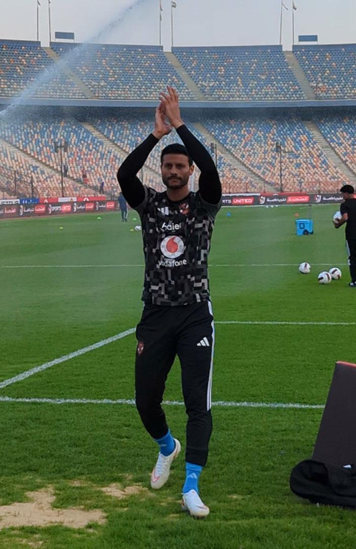 صوره ل تحية جماهير الاهلي للشناوي قبل مباراة الشرقية انبي